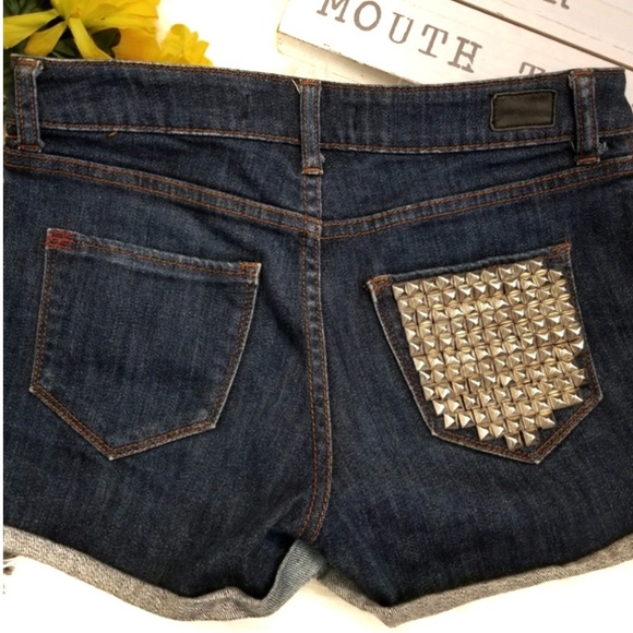 BDG ❤ Metal Studded Denim Cuffed Shorts Sz 4 - Picture 2 of 8